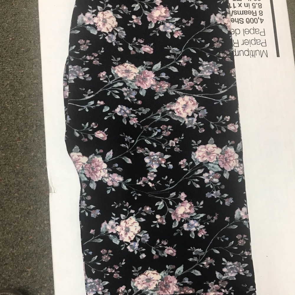 Black floral leggings